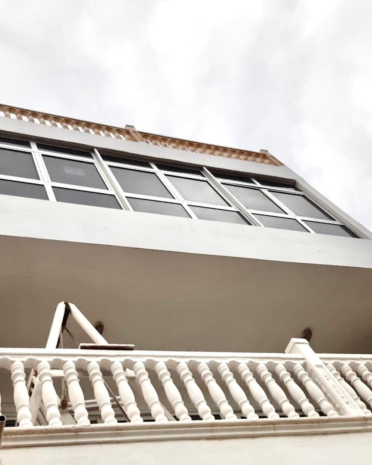 El Estudio De Jessica La Laguna  Exterior photo